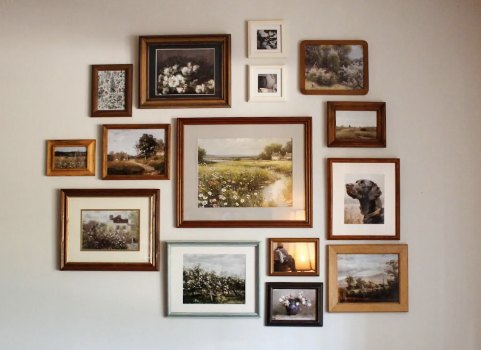 DIY thrifted picture frame gallery